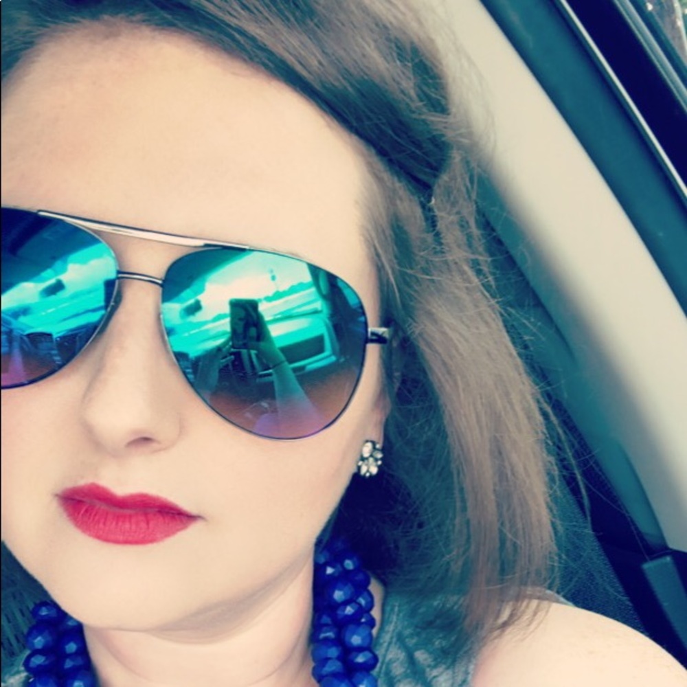 Meet your Posher, Ashley